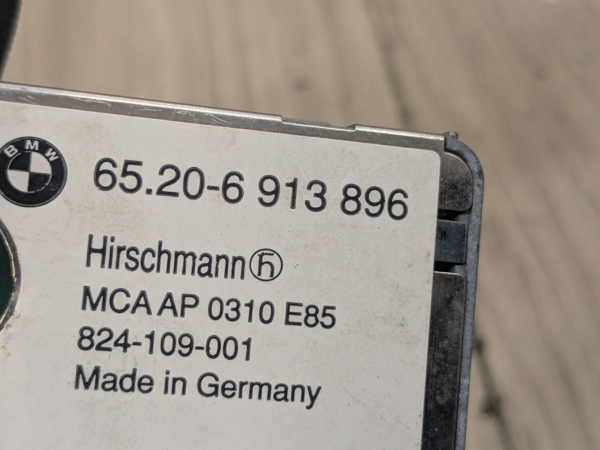 03-08 OEM BMW E85 E86 Z4 Radio Antenna Amplifier Module Unit