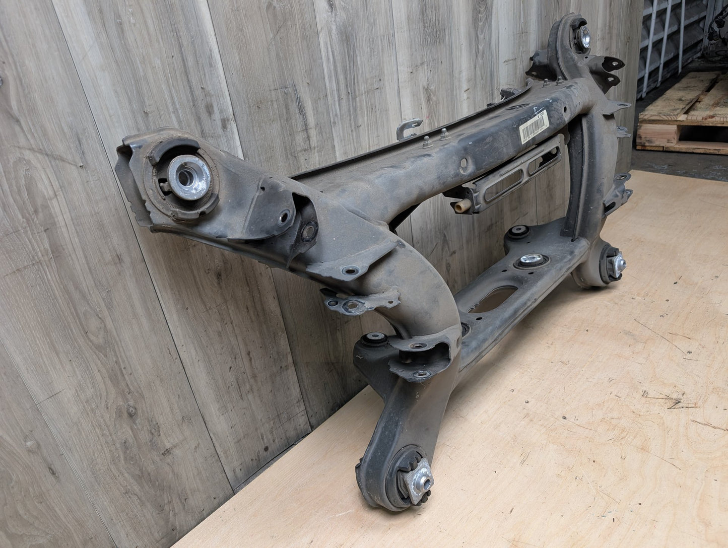 10-16 Mercedes A207 C207 W204 W207 W212 Rear Subframe Support Cradle Crossmember