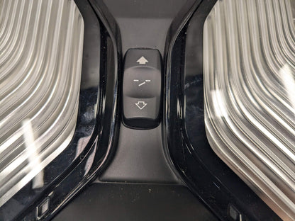 OEM BMW G01 G02 G05 G20 G30 F90 M5 Front Roof Console Dome Light SOS Switch
