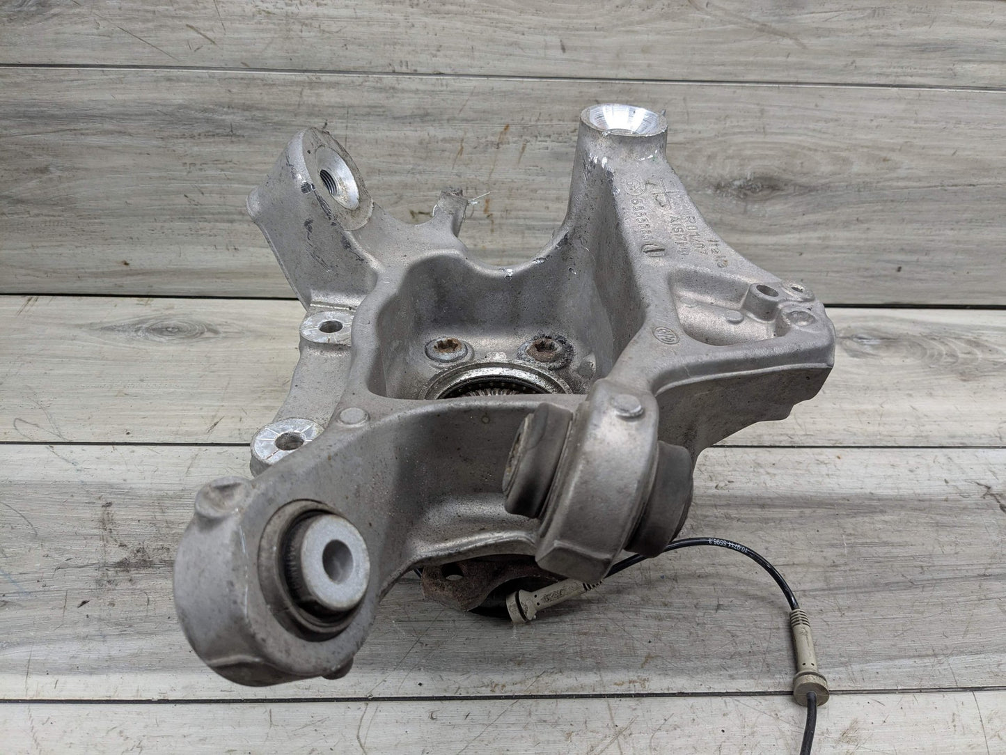 2019 BMW M550i G30 Rear Right Passenger Spindle Knuckle w/ Bearing 6866336 17-23 OEM BMW G30 530 540 M5550 REAR Right Passenger Hub Knuckle Bearing Carrier