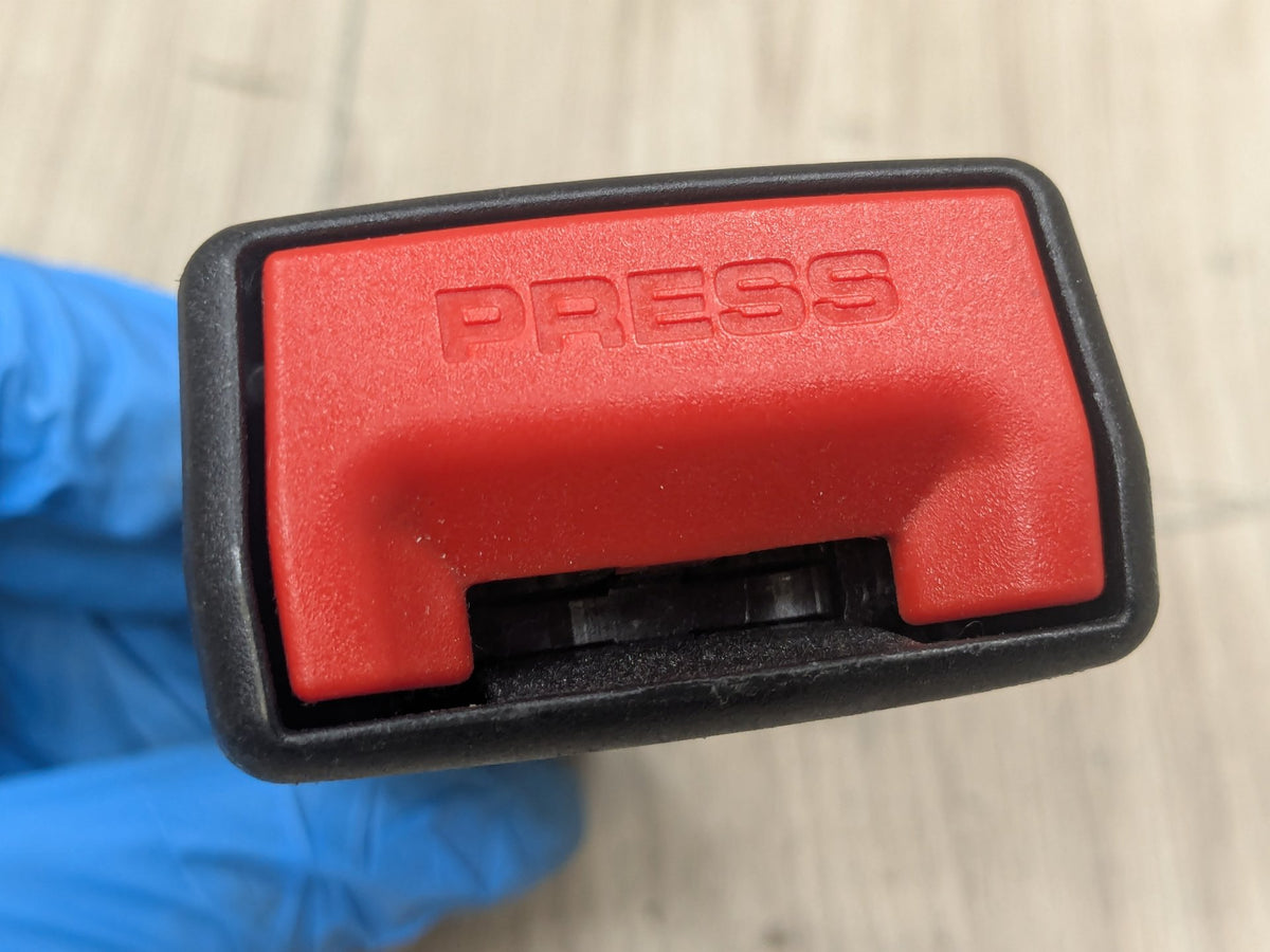 18-25 OEM BMW G01 G02 F97 X3 X4 REAR Left Driver Side SeatBelt Seat Belt Buckle