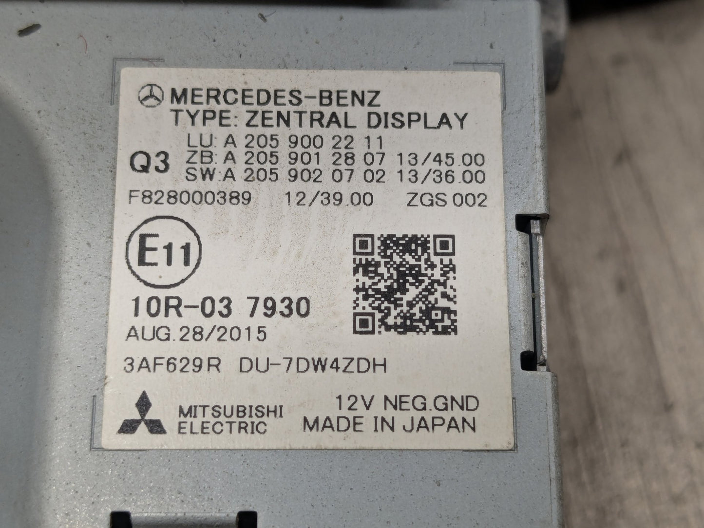 2015-2021 Mercedes-Benz C43 W205 Monitor Display Screen A2059002211 OEM