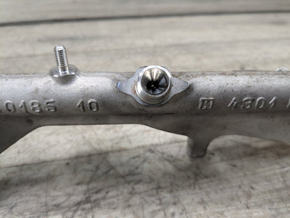 12-23 OEM BMW F30 G30 540 740 Engine Pressure Fuel Injector Rail Line B58 F34