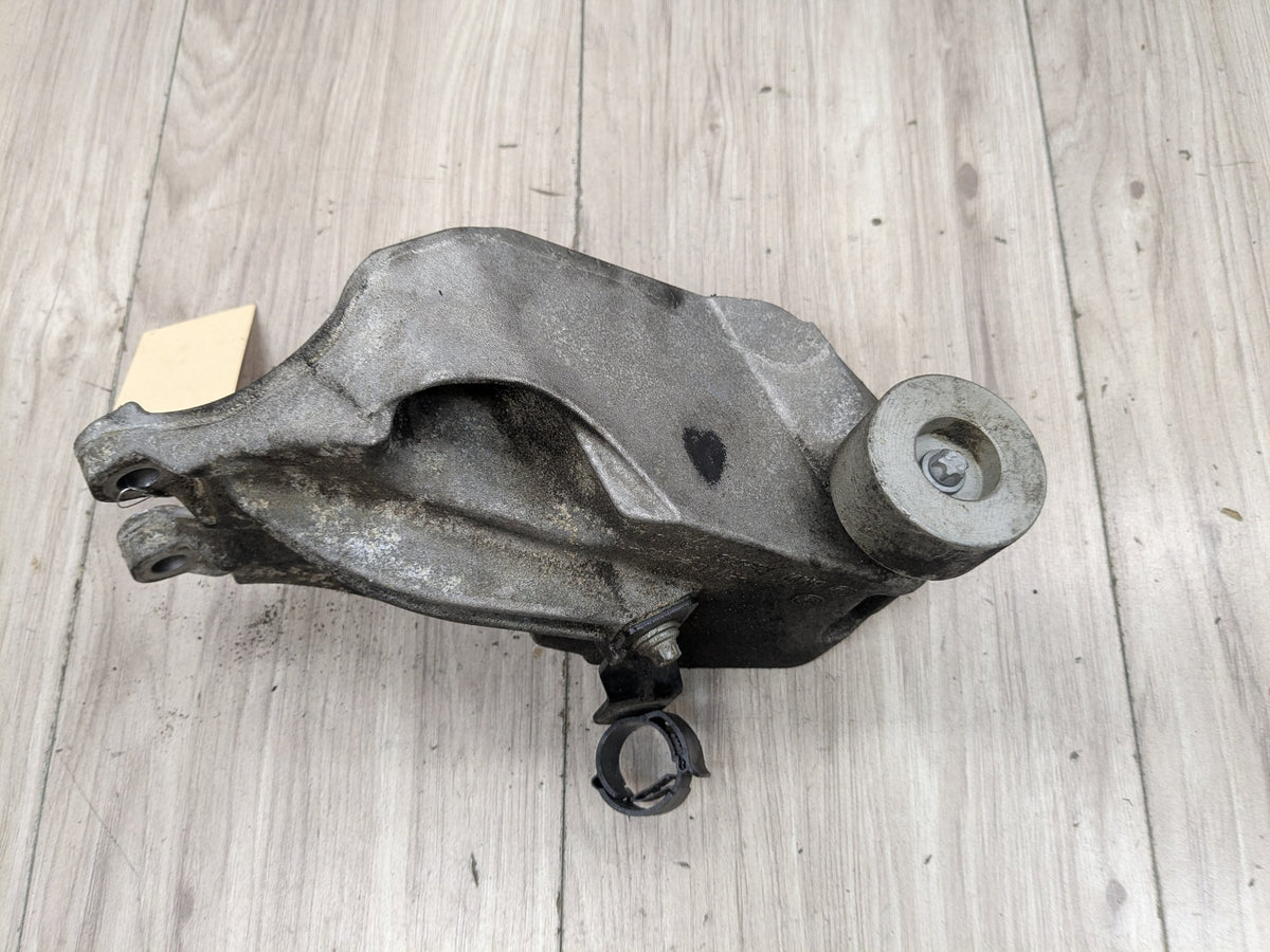 BMW G20 G22 G26 G30 G01 B46 Left Driver Engine Bracket Support Mount 6864595