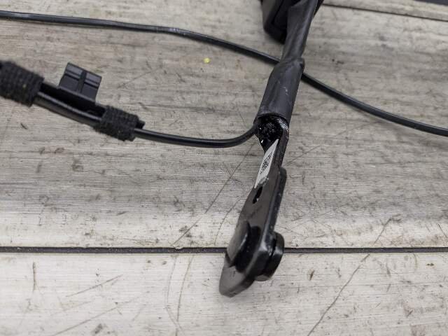 OEM BMW F90 G11 G12 G30 530 540 M550 750 M5 Front Left or Right Seatbelt Buckle