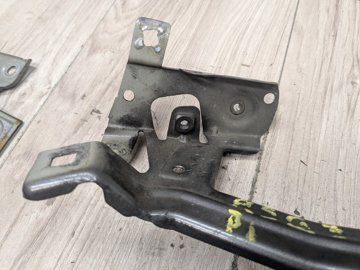 16-19 OEM BMW G11 G12 750 Front Right Passenger Fender Wing Holder Bracket SET
