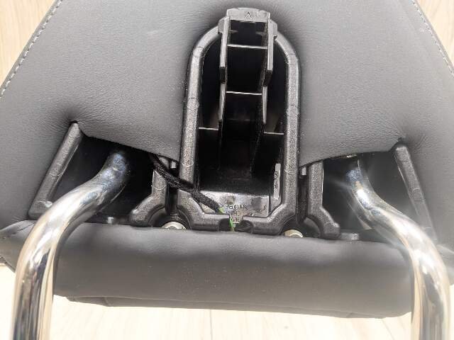 2020 - 2024 BMW X3 F97 Front Left Driver or Right Passenger Seat Headrest Head Rest 8067185 S58