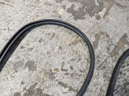 OEM BMW G23 G83 430 M440 Convertible Front Windshield Seal Sealing Weather Strip