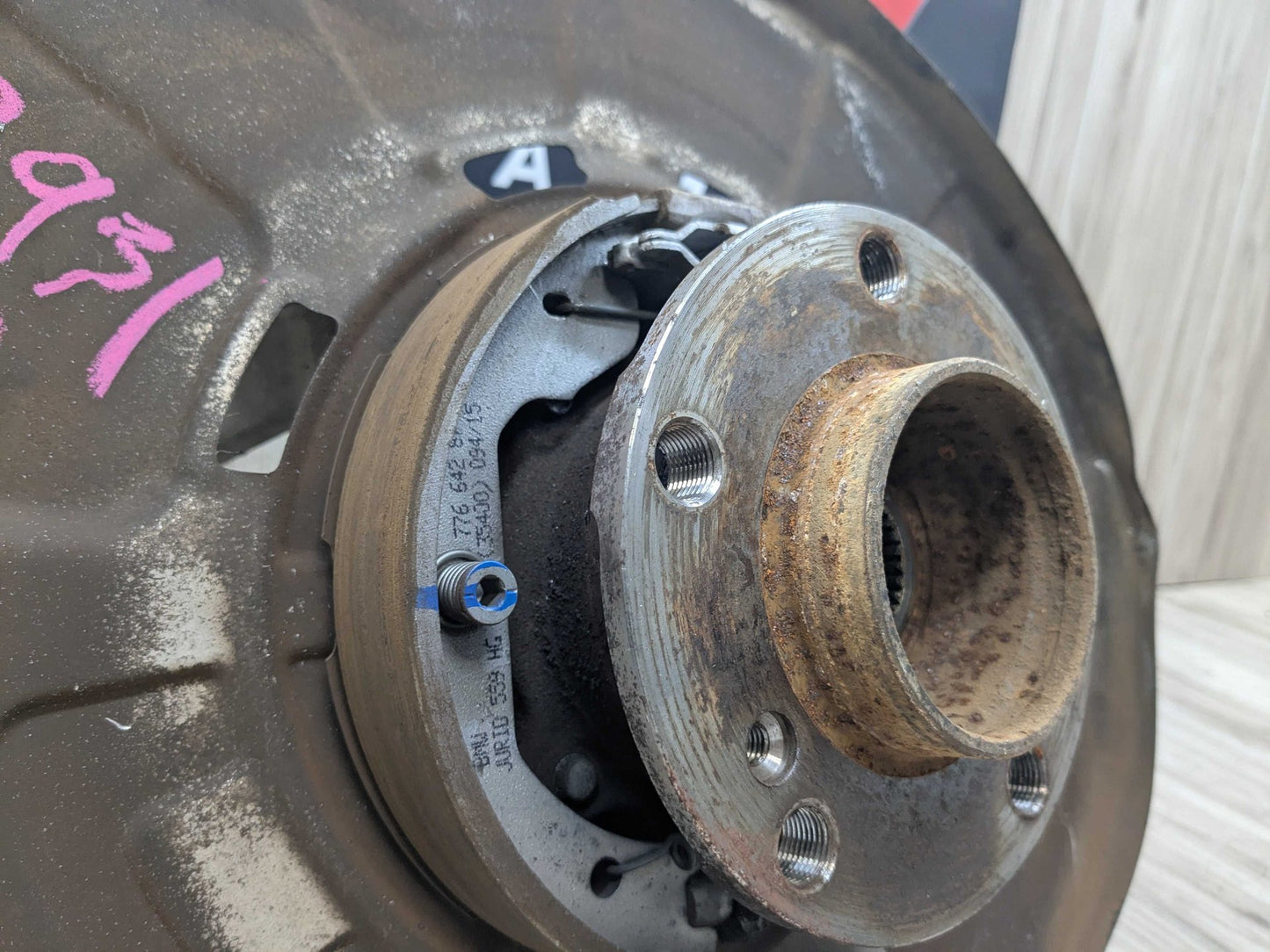 2022 BMW 330i G20 Rear Right Passenger Spindle Knuckle w/ Bearing 6770984 OEM BMW E70 F15 F16 F85 X5 X6 Rear Right Passenger Spindle Hub Carrier Knuckle