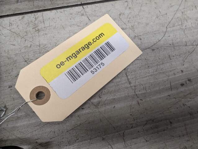 OEM BMW F90 M5 G30 530 540 M550 Rear Center Middle Seatbelt Seat Belt Buckle