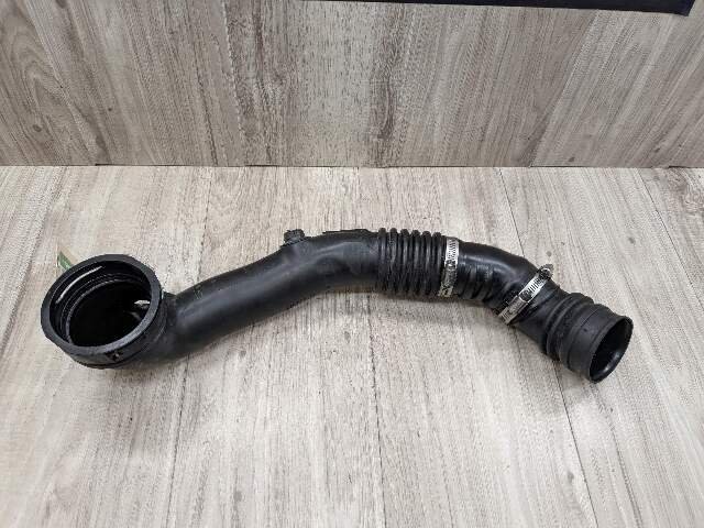08-13 OEM BMW E88 E90 E92 E93 135 335 Engine Turbo Air Duct