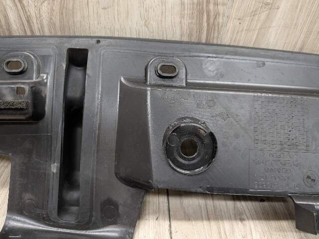 OEM BMW F90 M5 G30 530 540 M550 Front Right Engine Support Sealing Cover Trim