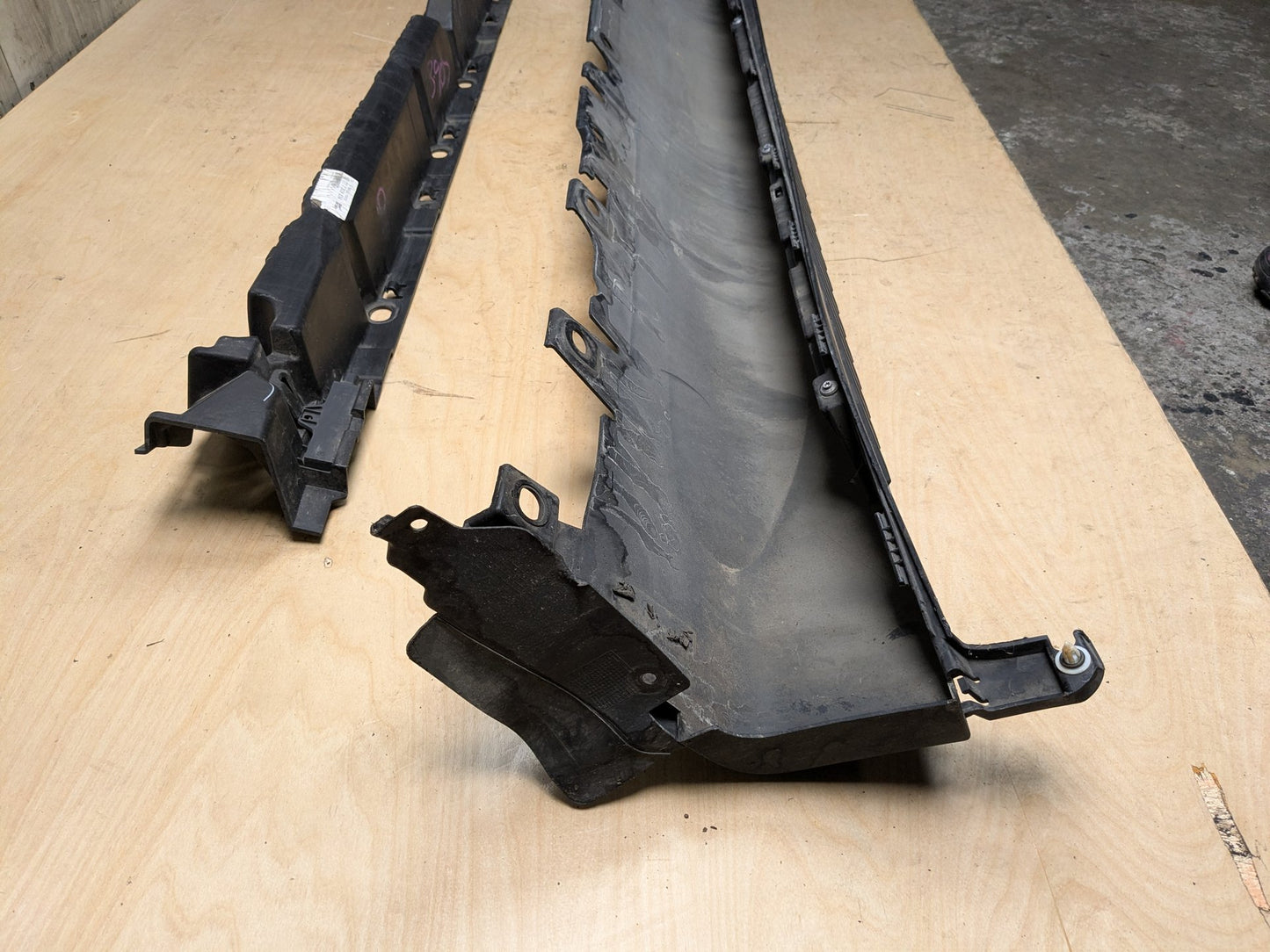OEM BMW F16 F86 X6 X6M Right Passenger Side Skirt Rocker Panel Molding w Bracket