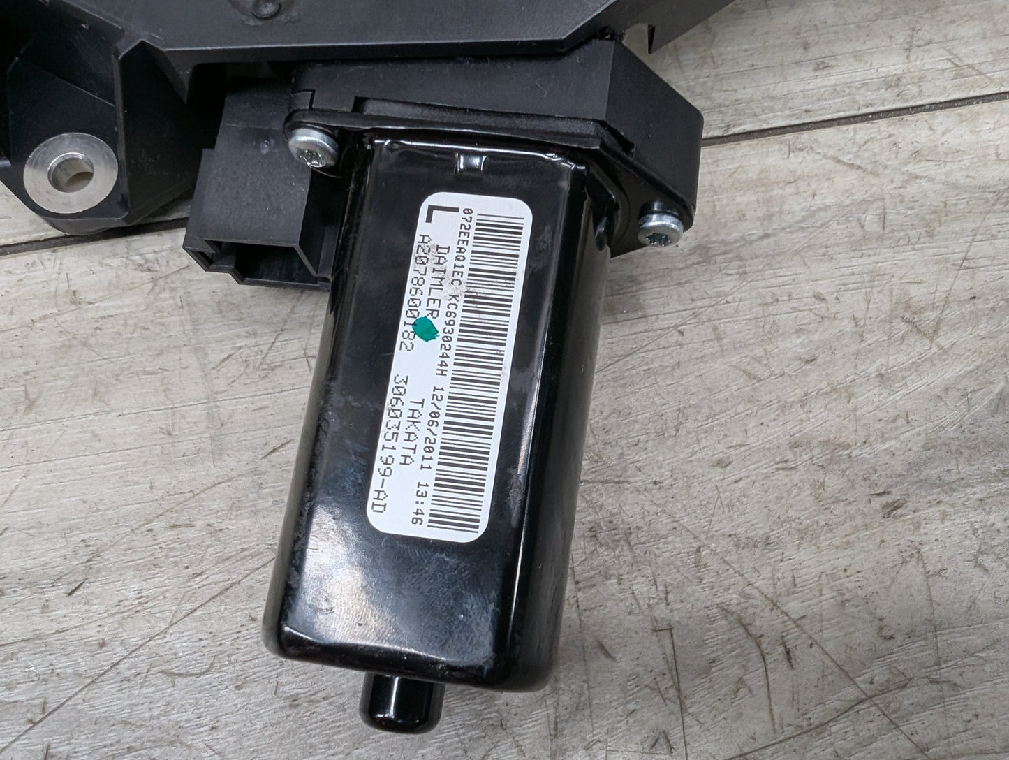 2009-2017 Mercedes-Benz E550 E-Class A207 Front Left Driver Seatbelt Seat Belt Retractor A2078600182