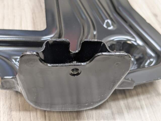 14-16 OEM Mercedes W212 E350 E550 Rear Package Loud Speaker Audio Tray Bracket