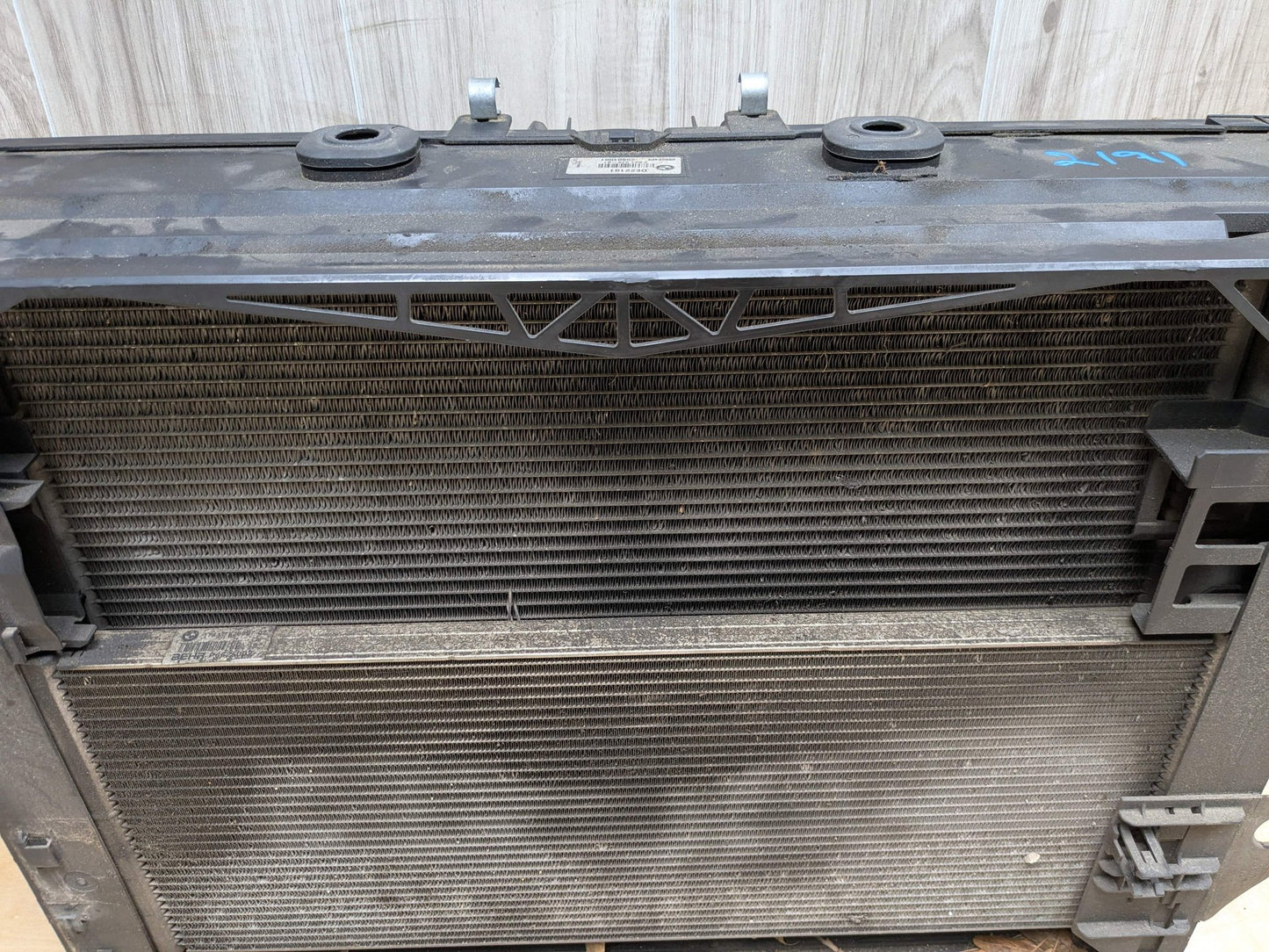 09-15 OEM BMW F01 F02 750 Radiator Condenser Cooling Fan Shroud Assembly N63