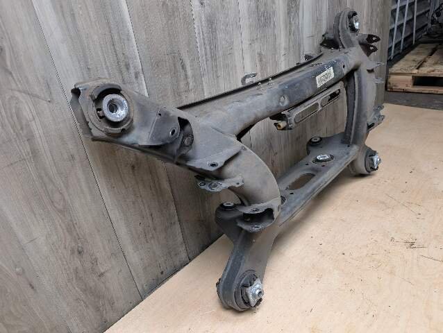 10-16 Mercedes A207 C207 W204 W207 W212 Rear Subframe Support Cradle Crossmember