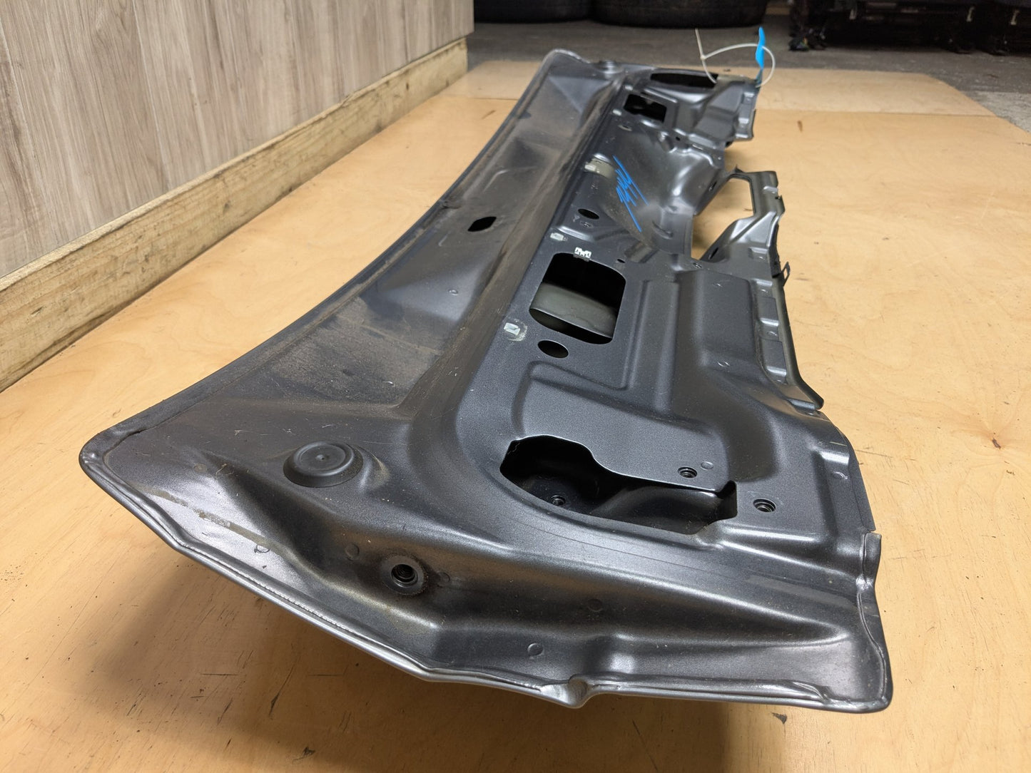 07-13 OEM BMW E70 X5 X5M Rear Lower Trunk Tailgate Door Panel Deck Lid