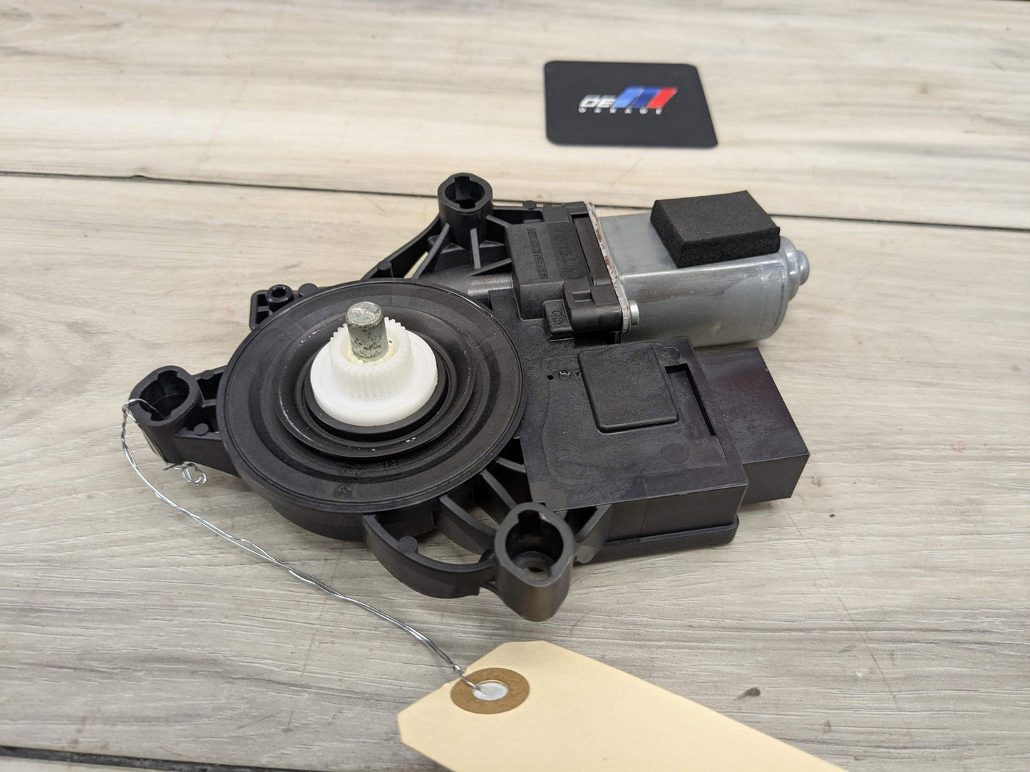 2021 BMW M340i G20 Rear Right Passenger Door Window Glass Regulator Motor 8498864 OEM BMW G20 G80 330 M340 REAR Right Passenger Side Door Window Regulator Motor