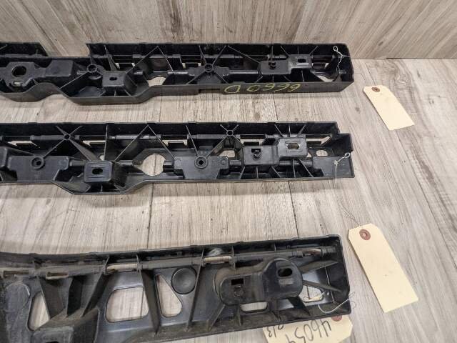 17-23 OEM BMW G30 F90 M5 Left Driver Side Skirt Rocker Panel Bracket SET