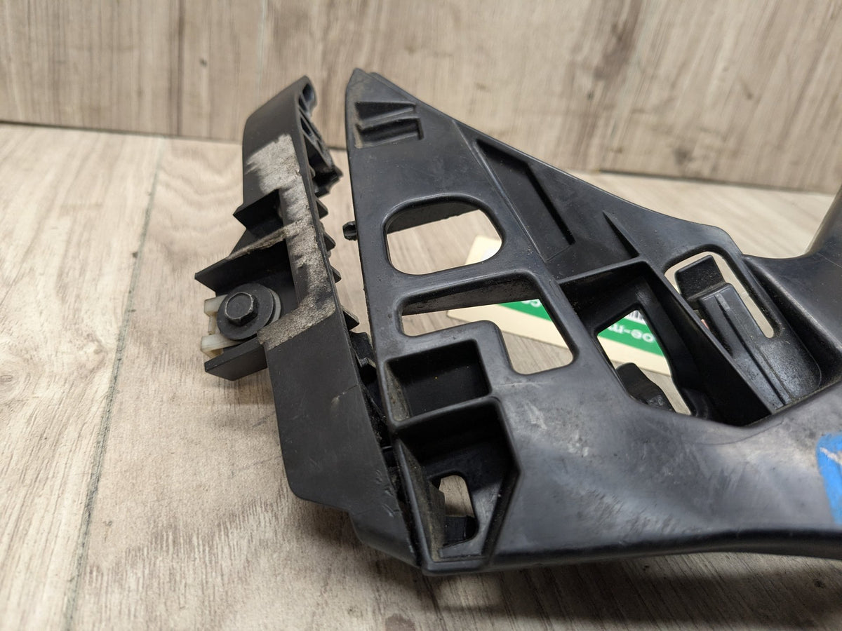 17-23 OEM BMW G30 530 540 Front Bumper Left Driver Side Bracket Support