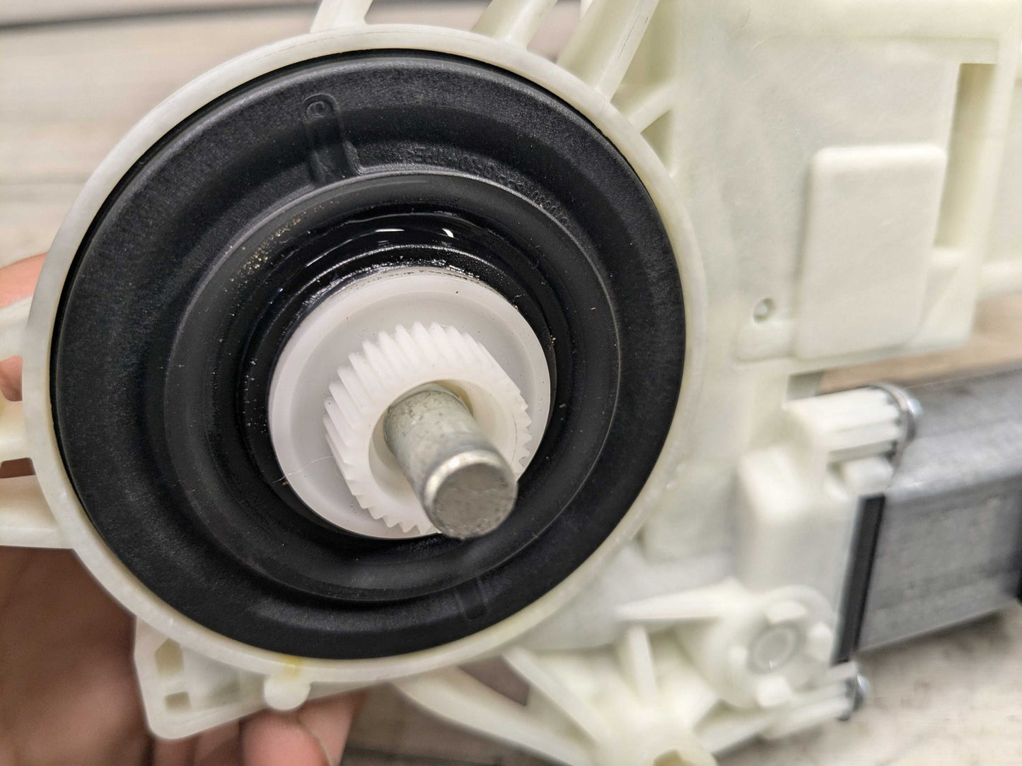 2019 BMW 330i G20 Rear Left Driver Door Window Glass Regulator Motor 8495867 19-24 OEM BMW G20 G80 330 M340 M3 Rear Left Driver Door Window Regulator Motor