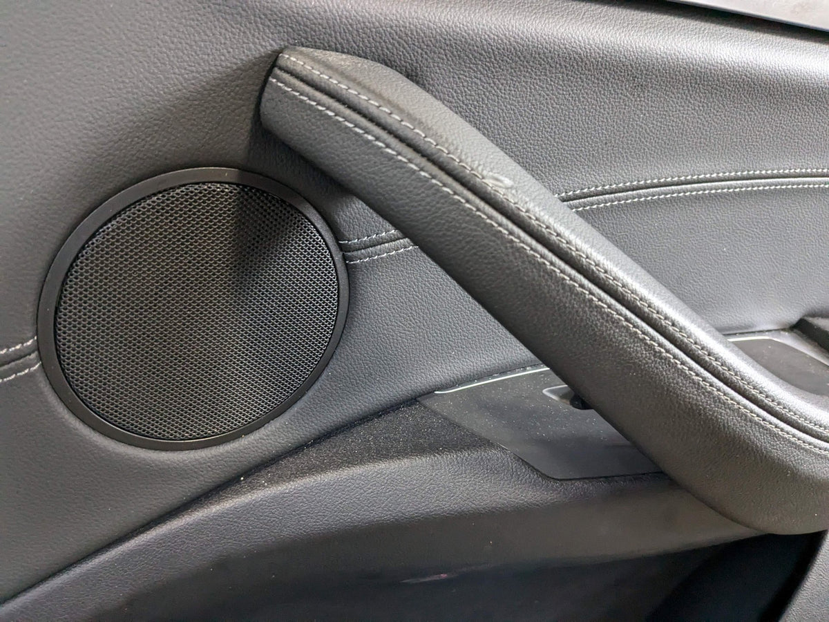 2019 BMW X3 G01 Front Right Passenger Interior Door Panel Card 7410282 OEM BMW G01 X3 FRONT Right Passenger Interior Door Panel Card Trim Cover Black OEM