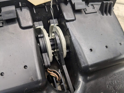 06-11 OEM BMW E90 E91 328 330 335 M3 Sedan Interior Central Console Rear Vent