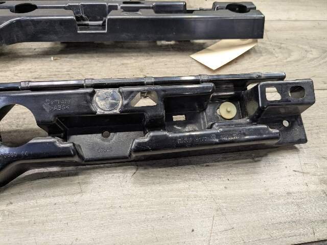 17-23 OEM BMW G30 F90 M5 Right Passenger Side Skirt Rocker Panel Bracket SET