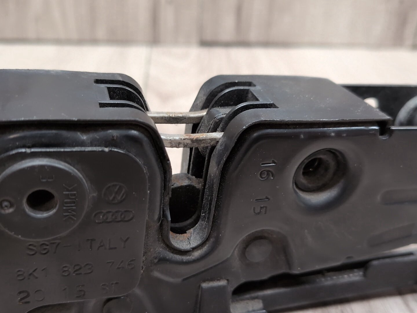 2013 - 2017 Audi S5 8T Hood Bonnet Safety Lock Latches SET 8K1823746 CTUB