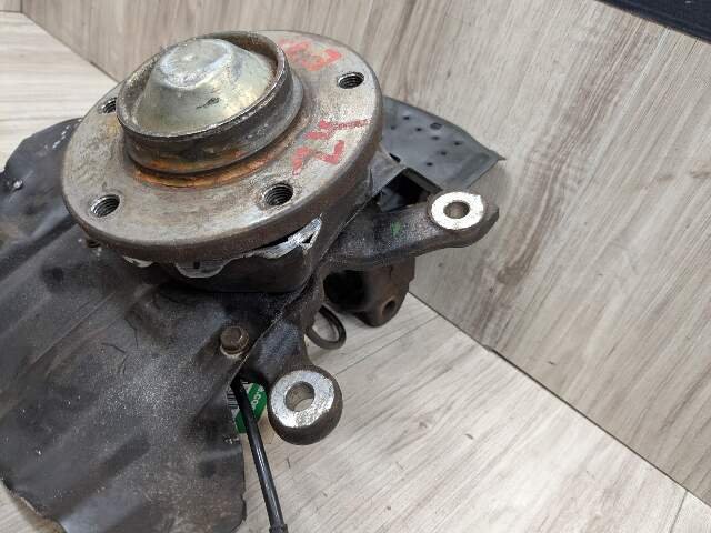 2004 BMW Z4 E85 Front Left Driver Spindle Knuckle w/ Bearing 1096429