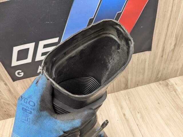07-10 OEM BMW E70 X5 Engine N52N Air Intake Cleaner Duct Tube Pipe Hose