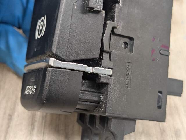 2020 - 2024 BMW X3 F97 Emergency Parking Brake Switch 5A72FE2 S58