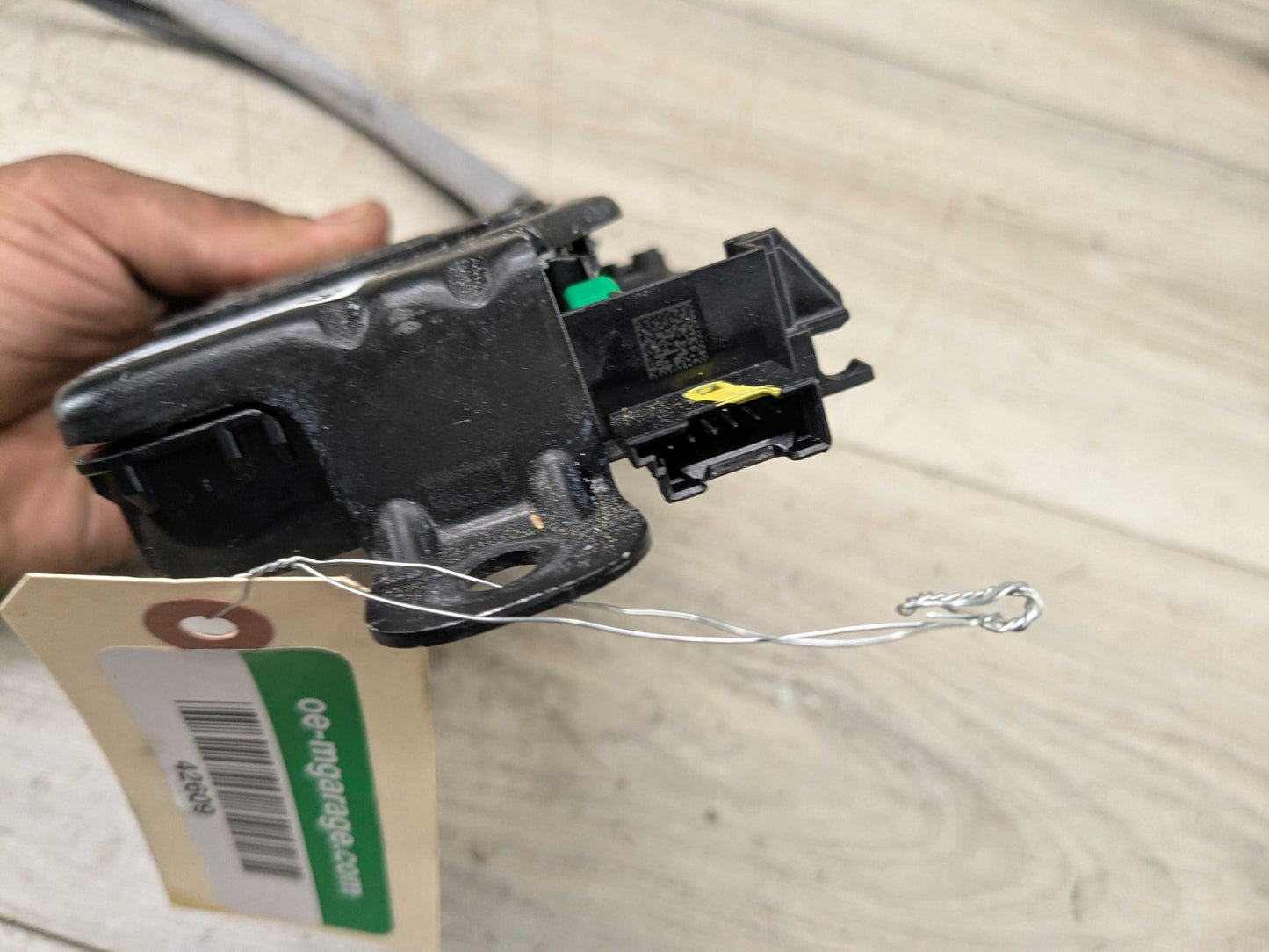 2018 BMW X3 G01 Liftgate Trunk Lid Liftgate Lock Latch Actuators SET 7383561 OEM BMW F90 F97 G01 G12 G22 G30 X3 M5 Trunk Lid Actuator Latch Lock System SET