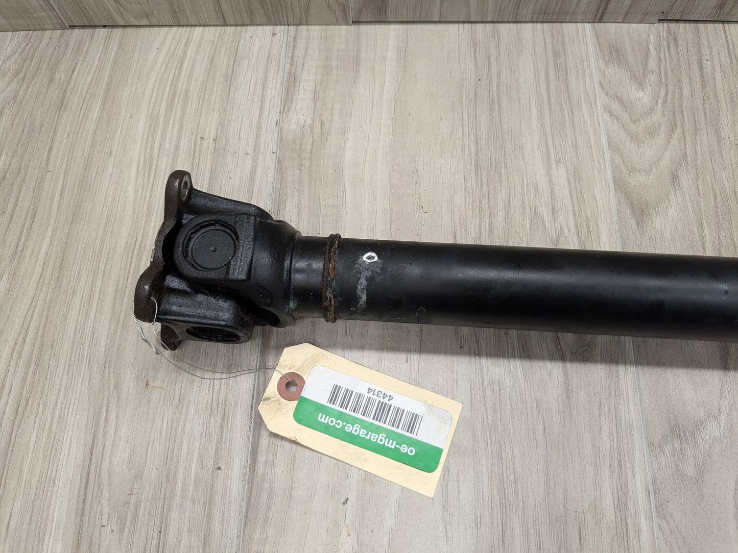 2019 BMW 330i G20 Front Propeller Driveshaft Drive Shaft 9425911 OEM BMW G12 G20 G30 F90 X3 X4 X5 M5 M8 Sedan Drive Shaft Driveshaft Front Output