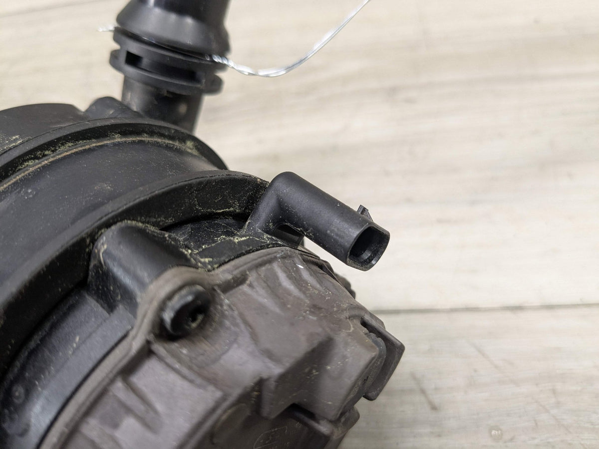 OEM BMW G01 G05 G20 G22 G26 Engine B46 B58 Auxiliary Electric Water Pump Cooling