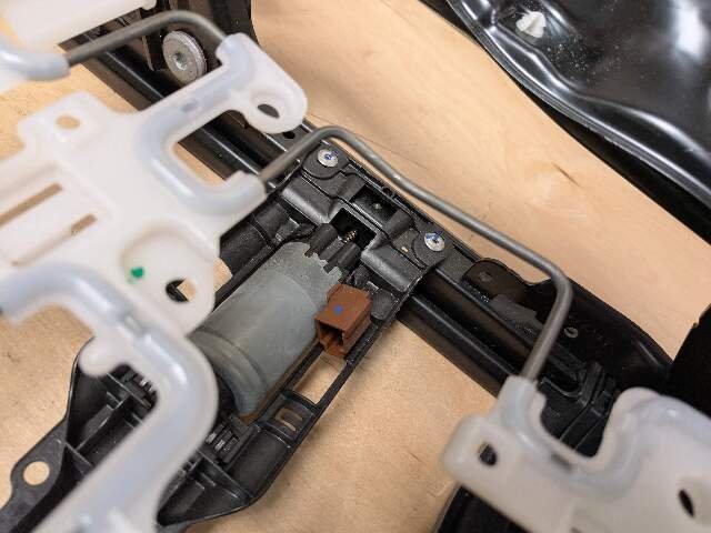 16-23 OEM BMW G12 G30 Front Left Driver Seat Rail Track Frame w/ Motors 7367545