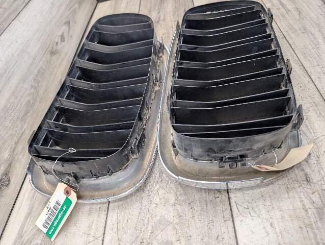 OEM BMW F16 X6 Front Left Driver Side Upper Bumper Kidney Grill Grille Chrome