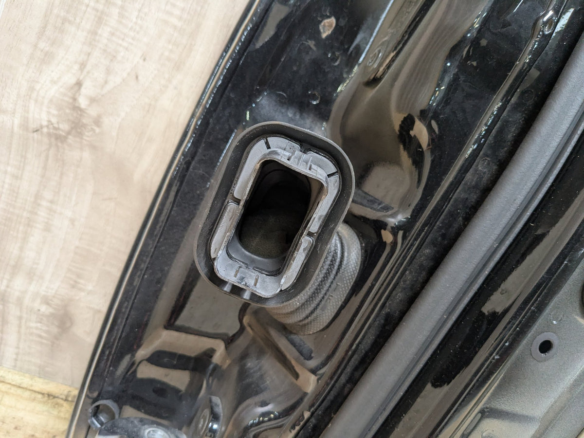 2014 Mercedes-Benz E550 W212 Front Right Passenger Door Shell Panel 197 (Obsidian black - Metallic finish)