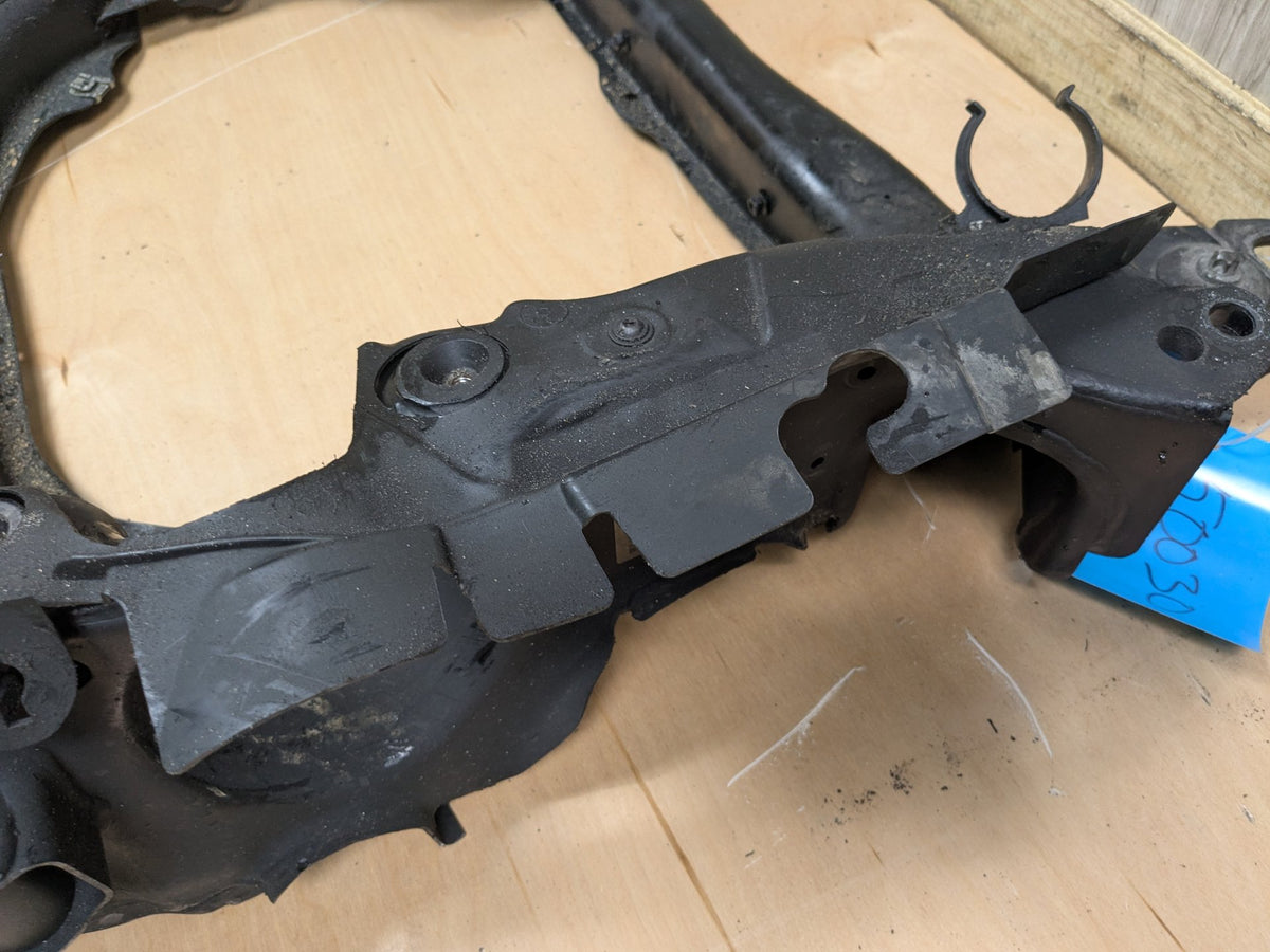OEM Mercedes W212 E350 E550 4Matic Front Subframe Suspension Crossmember 197 (Obsidian black - Metallic finish)