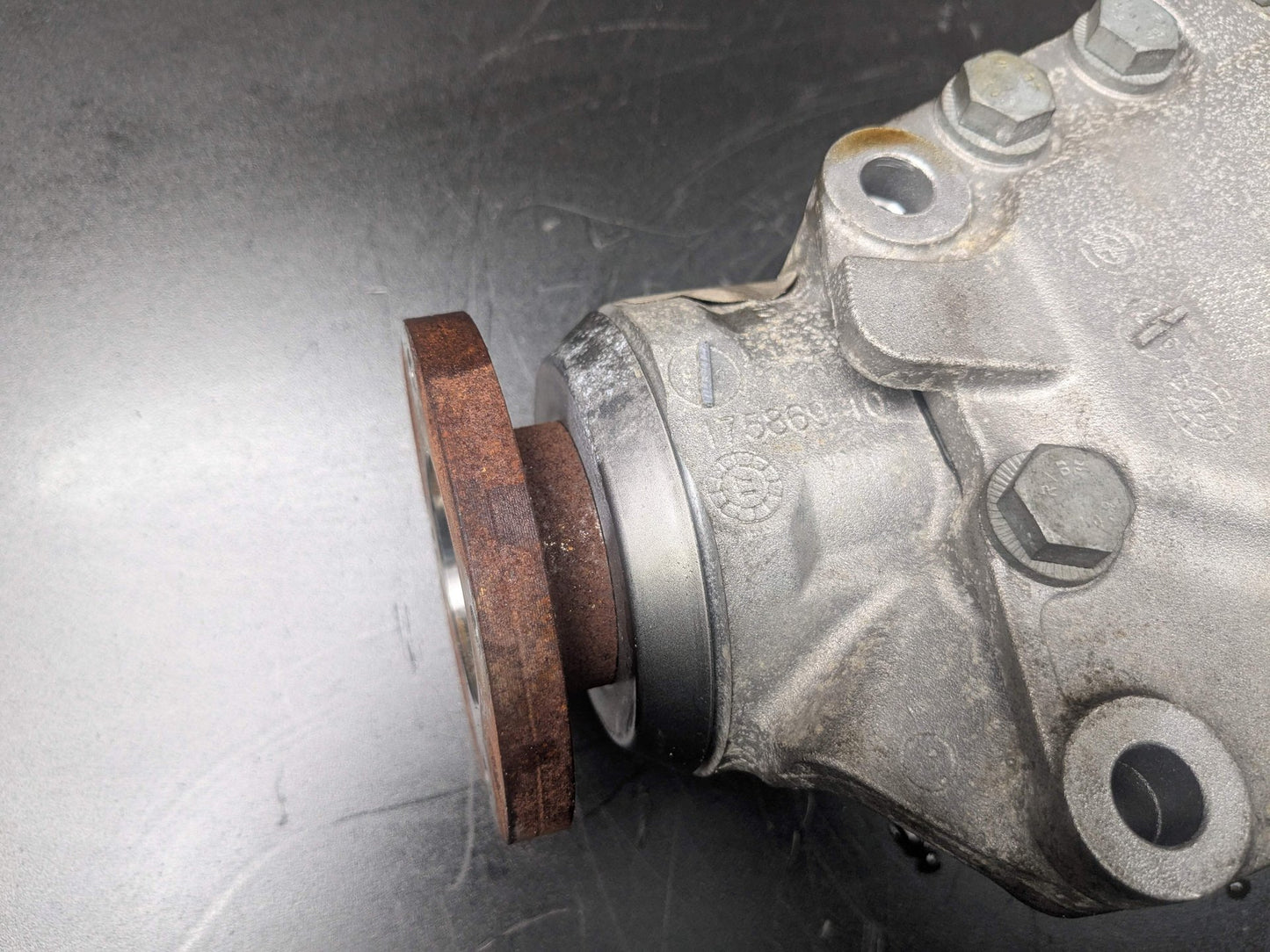 OEM BMW F22 F30 F32 F36 xDrive AWD Front Differential Axle Gearbox Carrier AT