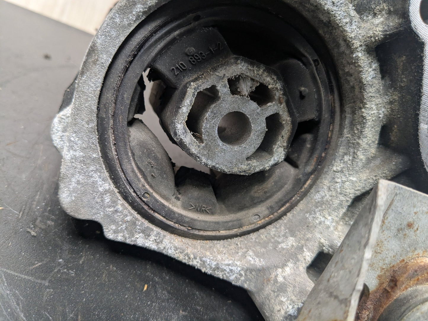 2013 BMW 750i N63B44O1 Transmission Transfer Case k 7649782