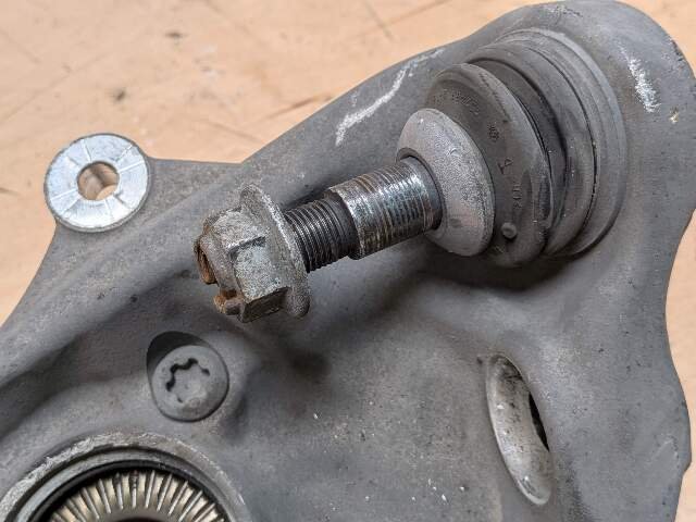 16-19 OEM BMW G11 G12 740 750 AWD Front Right Passenger Spindle Carrier Knuckle