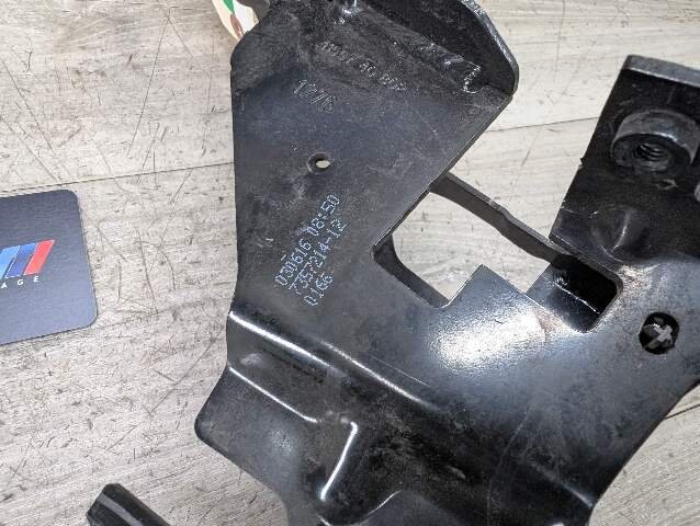 16-19 OEM BMW G12 740 750 M760 Front Right Passenger Headlight Support Bracket