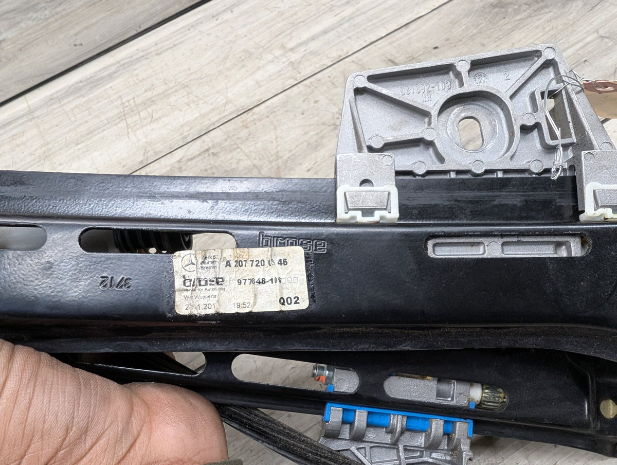 OEM Mercedes A207 C207 W207 Front Right Passenger Door Window Regulator Motor