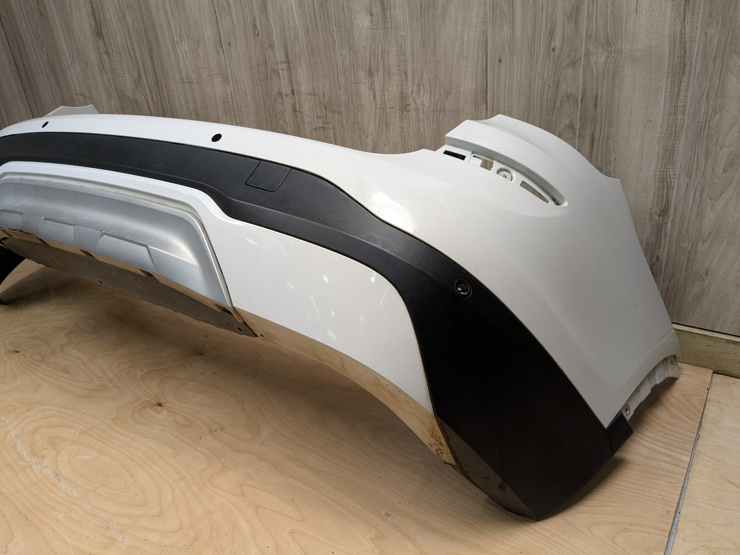 *11-17 OEM BMW F25 X3 28i 28iX 35iX Rear Bumper Cover w/ Diffuser White 300 ALPINWEISS III (300)