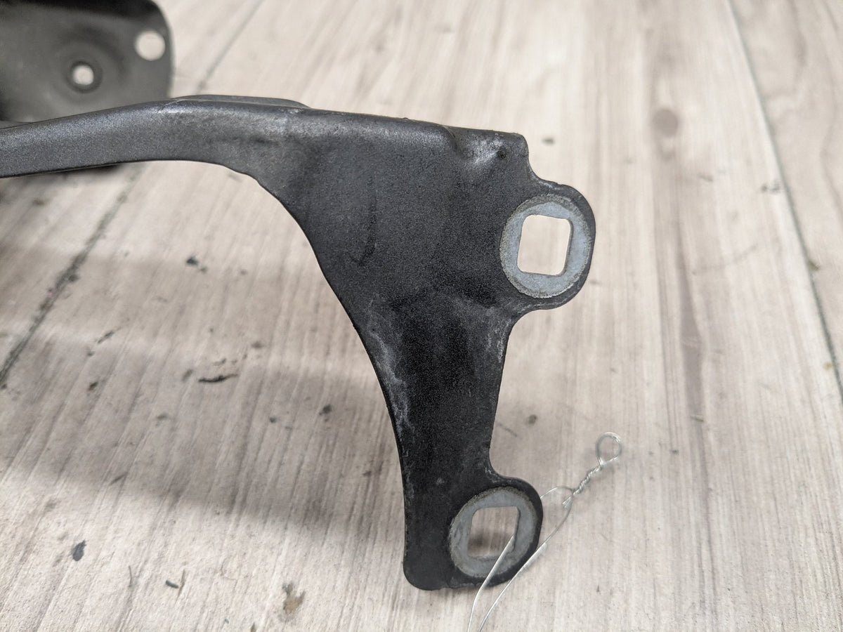 16-19 OEM BMW G11 G12 750 Front Right Passenger Fender Wing Holder Bracket SET