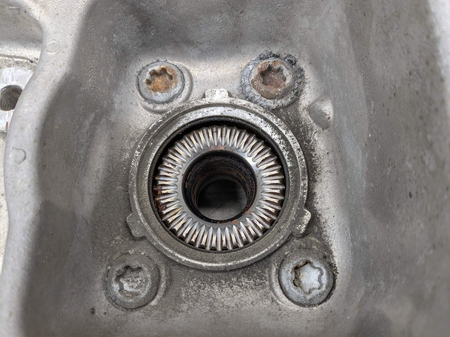 2019 BMW M550i G30 Rear Right Passenger Spindle Knuckle w/ Bearing 6866336 17-23 OEM BMW G30 530 540 M5550 REAR Right Passenger Hub Knuckle Bearing Carrier