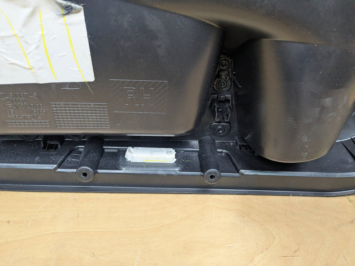 2019 BMW X3 G01 Front Right Passenger Interior Door Panel Card 7410282 18-23 OEM BMW G01 X3 FRONT RIGHT PASSENGER Side Door Panel Card Trim Cover Black OEM