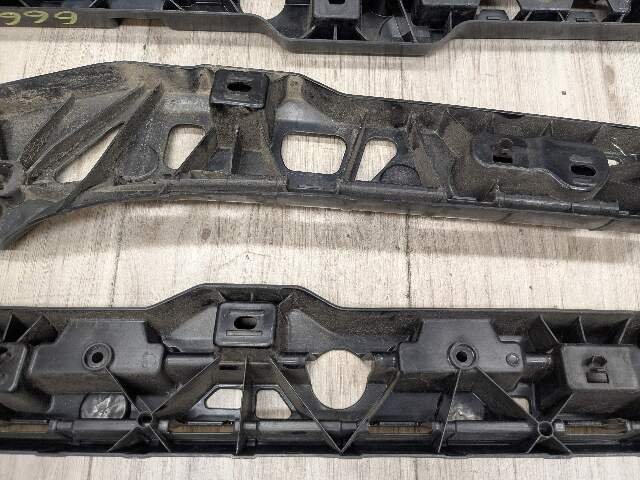 17-23 OEM BMW G30 F90 M5 Right Passenger Side Skirt Rocker Panel Bracket SET